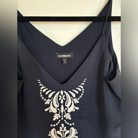 Express cami blouses - Picture 5 of 9